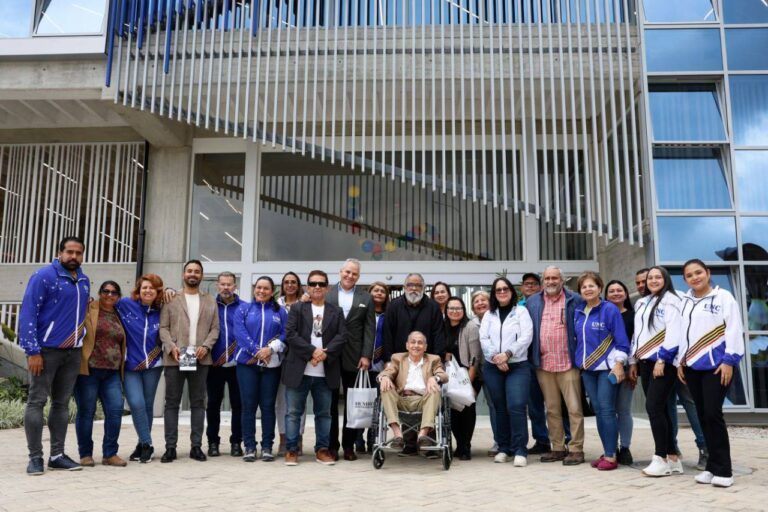 photo_5102873300786327290_y