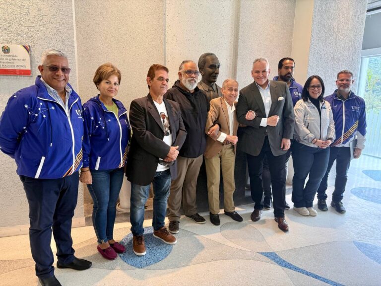 photo_5102873300786327295_y