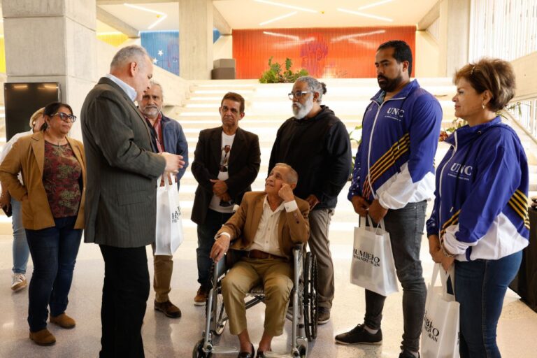 photo_5102987151779409312_y (1)